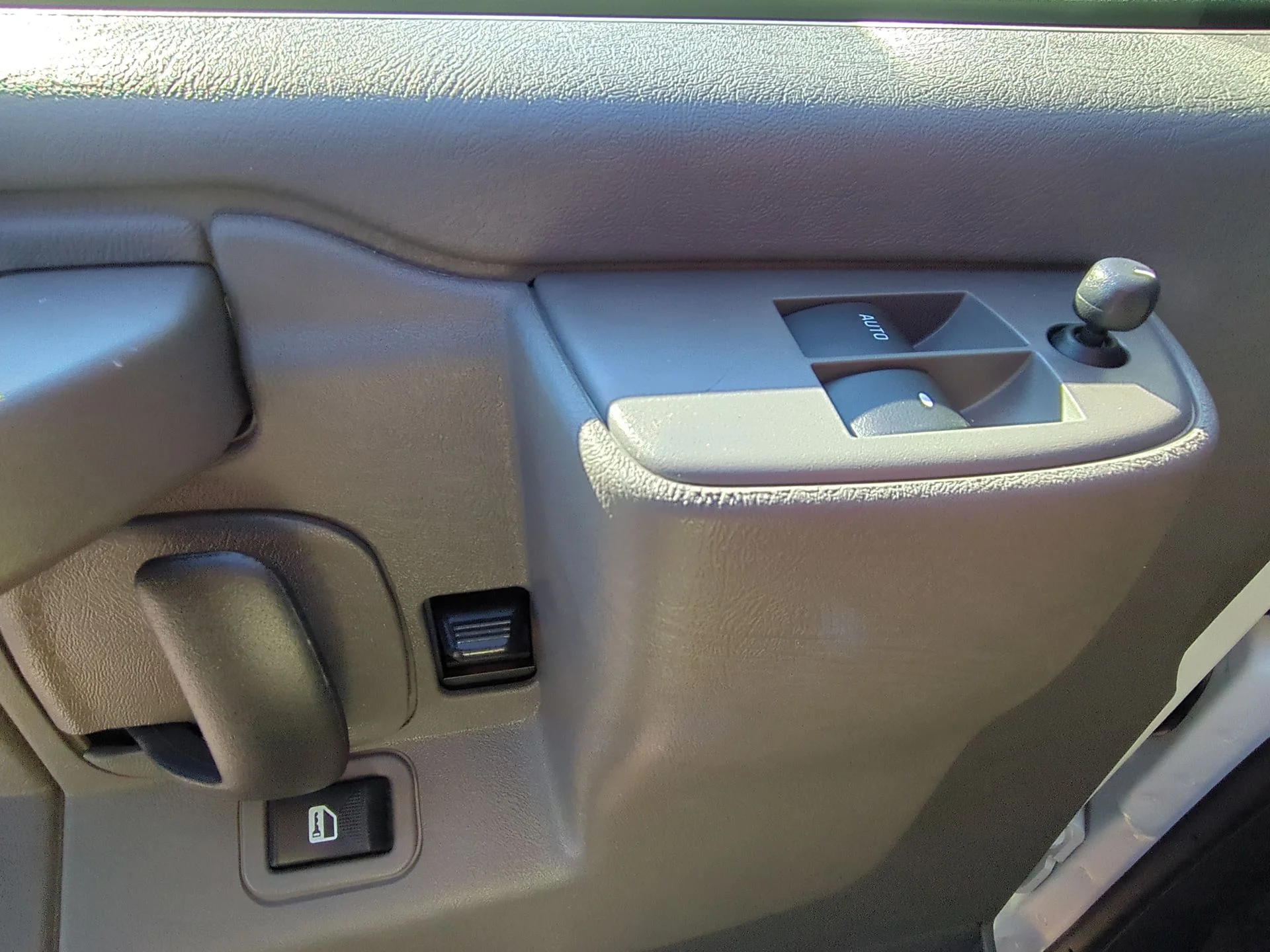 2024 Chevrolet Express Cargo Work Van - Photo 55