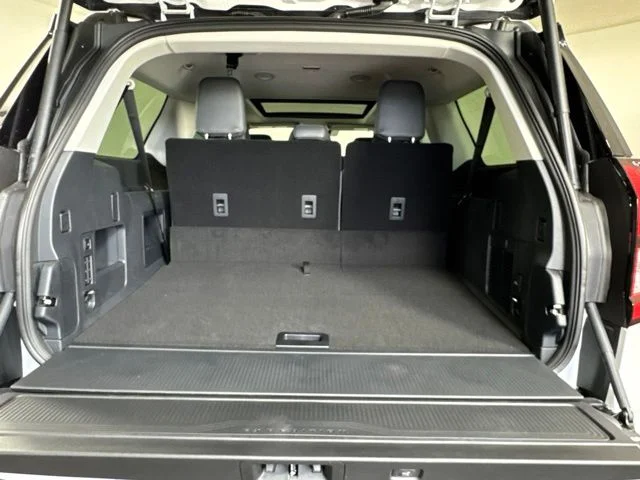 New 2026 Oxford White Ford Active image 17