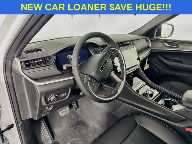 New 2026 Bright White Clear-Coat Exterior Paint Jeep Limited image 9