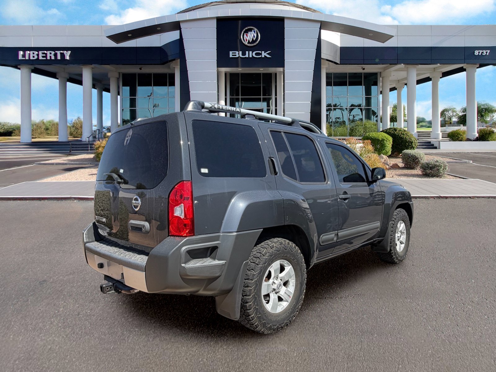 Used 2011 Night Armor Pearl/mica Nissan S image 3