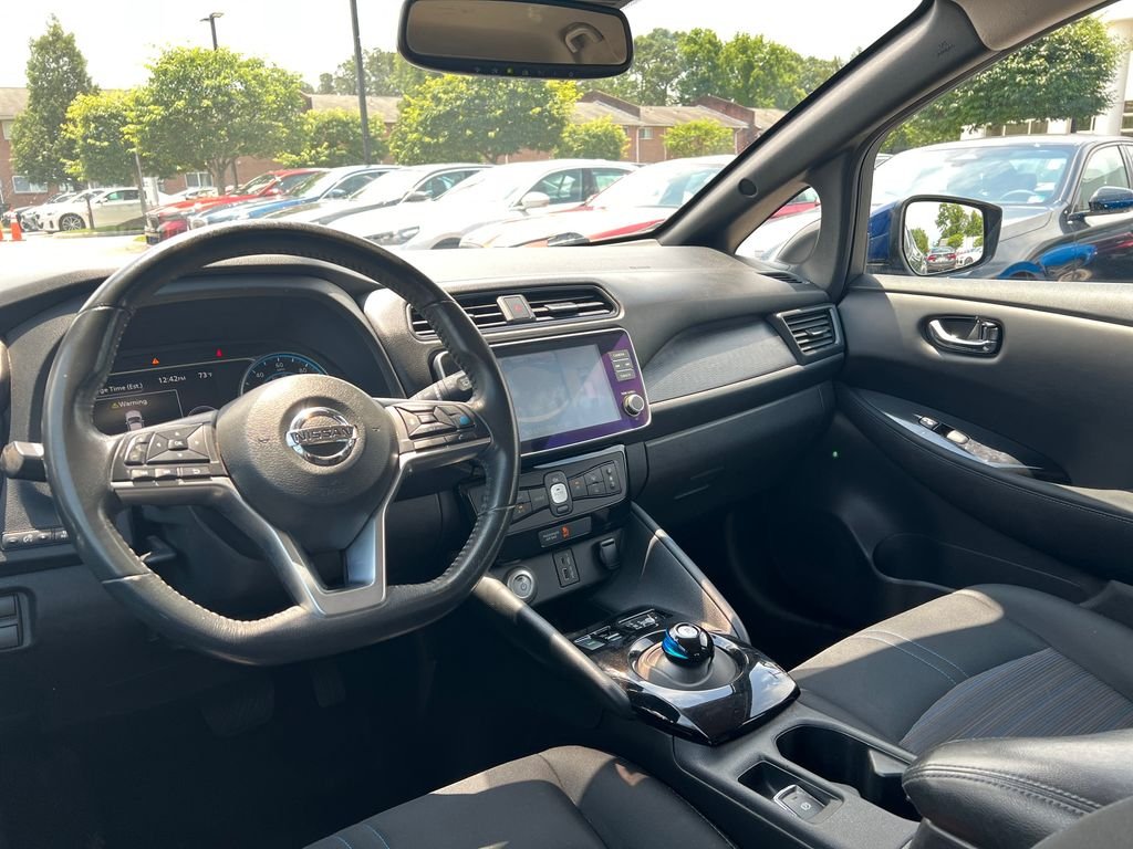 Used 2020 Blue Nissan SV Plus image 38