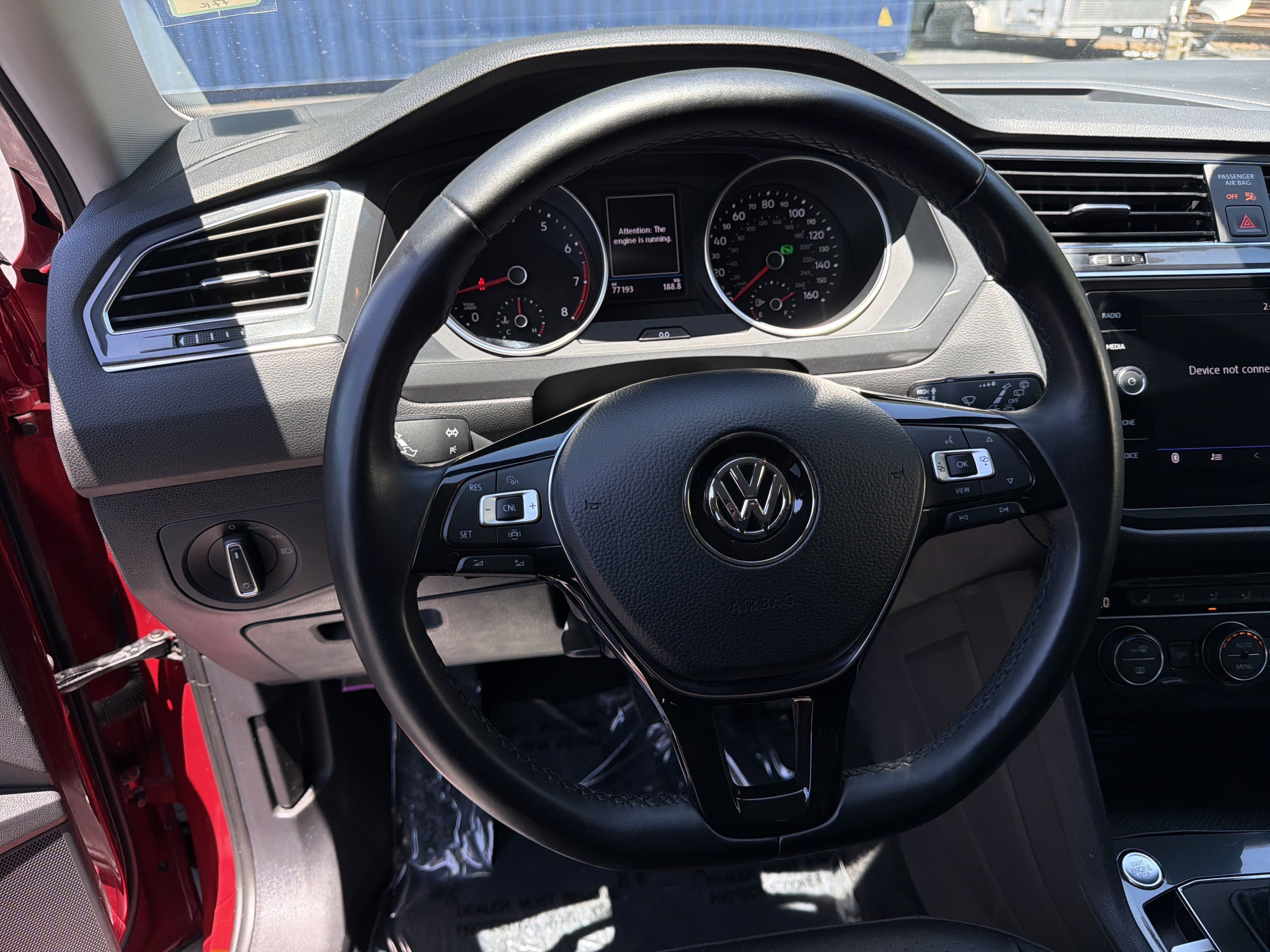 Used 2019  Volkswagen SE image 24