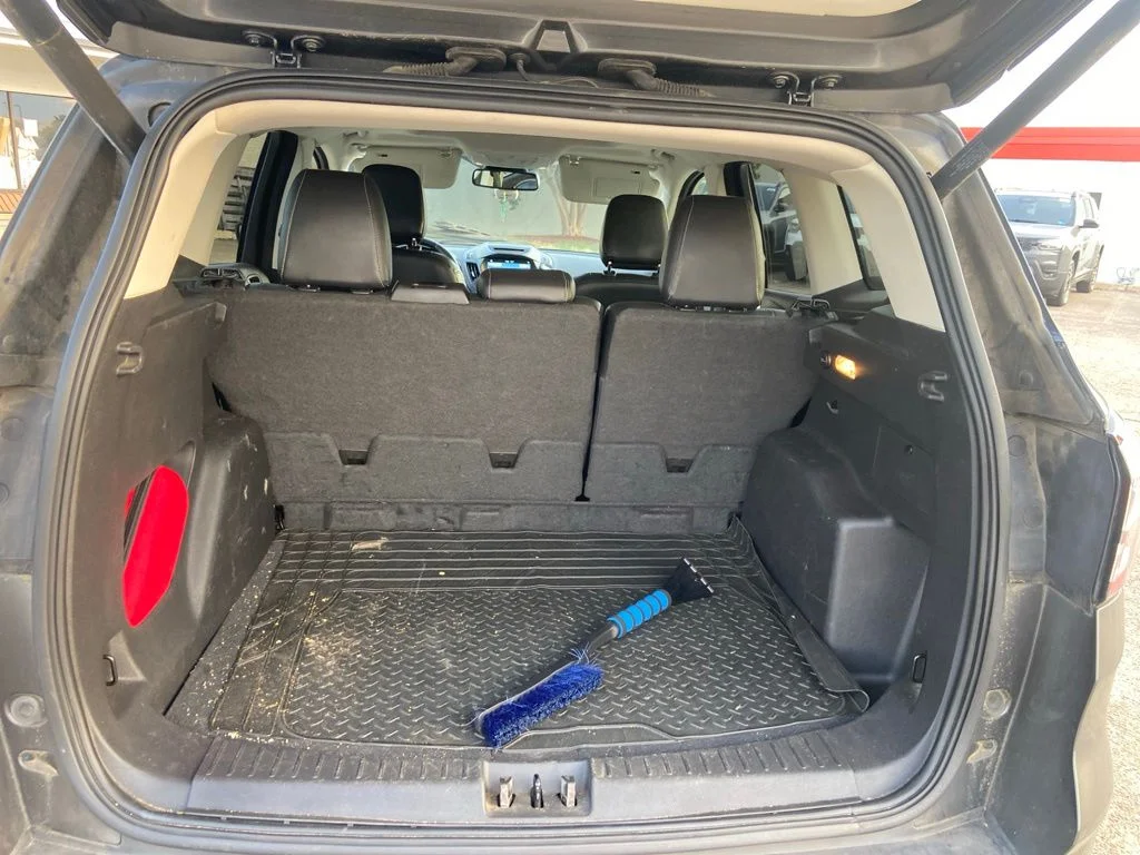 Used 2018 Gray Ford SEL image 28
