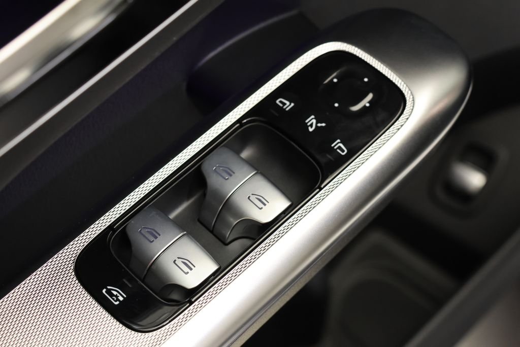 New 2026 Polar White Mercedes-Benz GLC 300 Coupe image 32