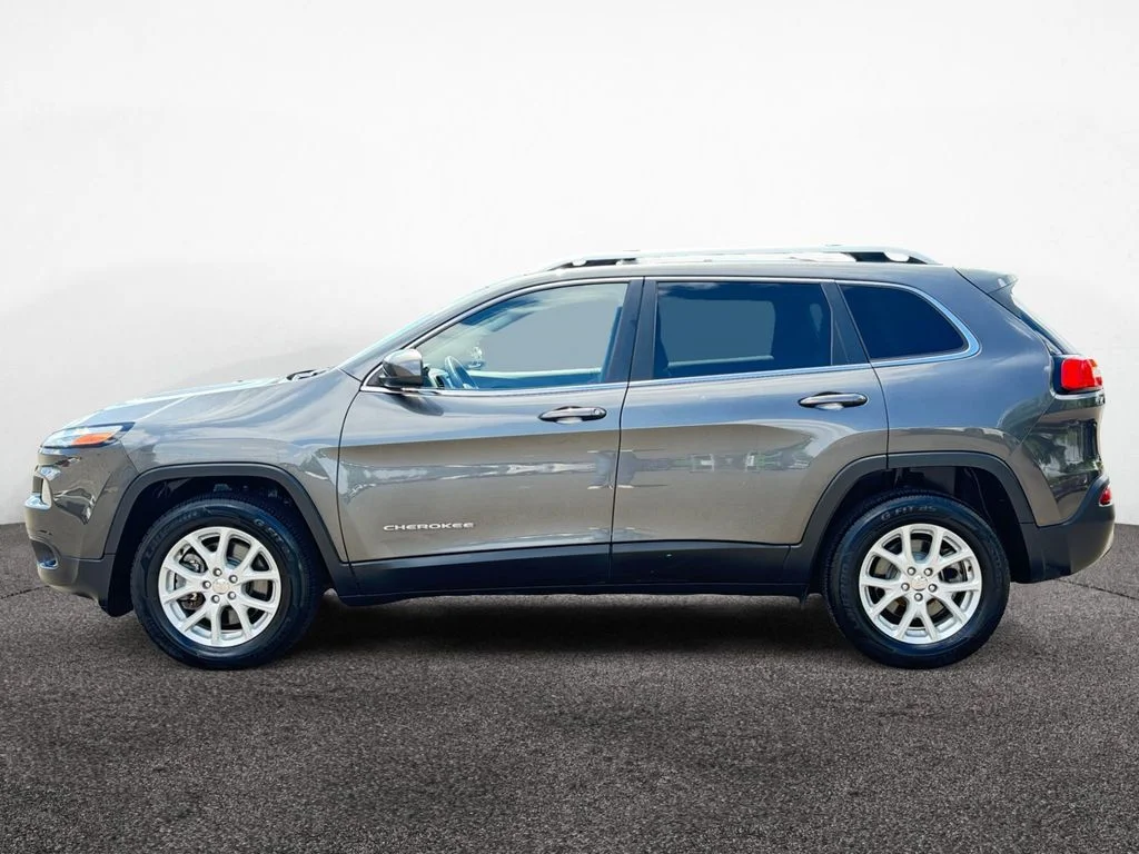 Used 2015 Jeep Cherokee Latitude with VIN 1C4PJMCS7FW641569 for sale in McMinnville, OR