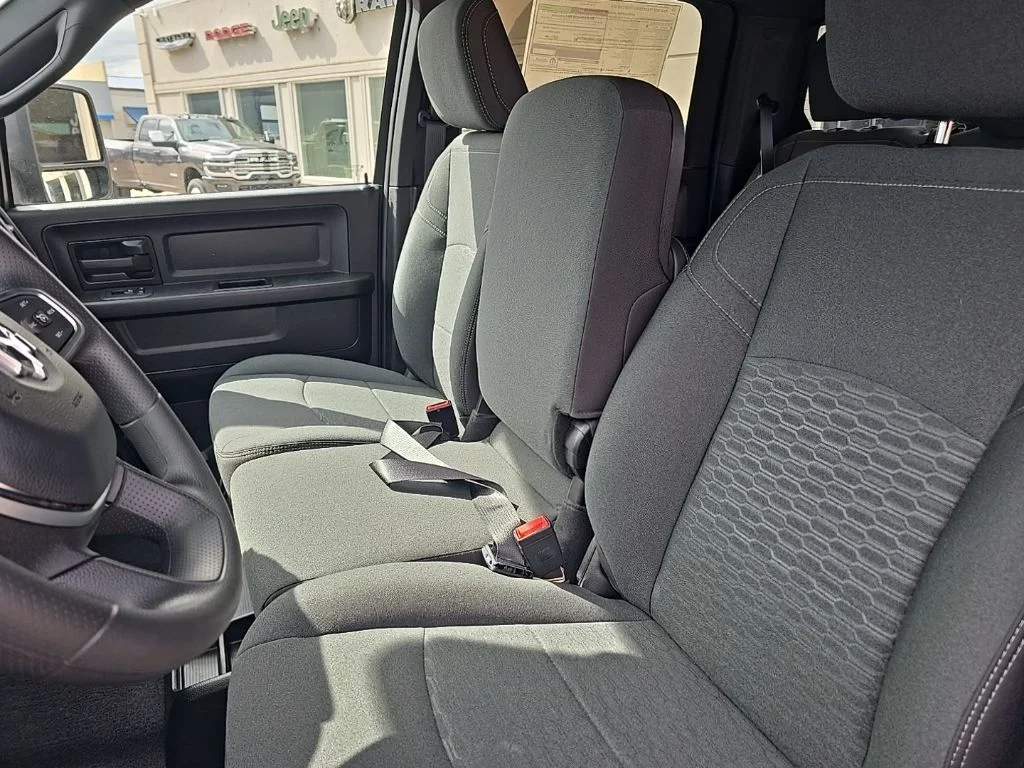 2025 RAM 2500 Tradesman - Photo 18