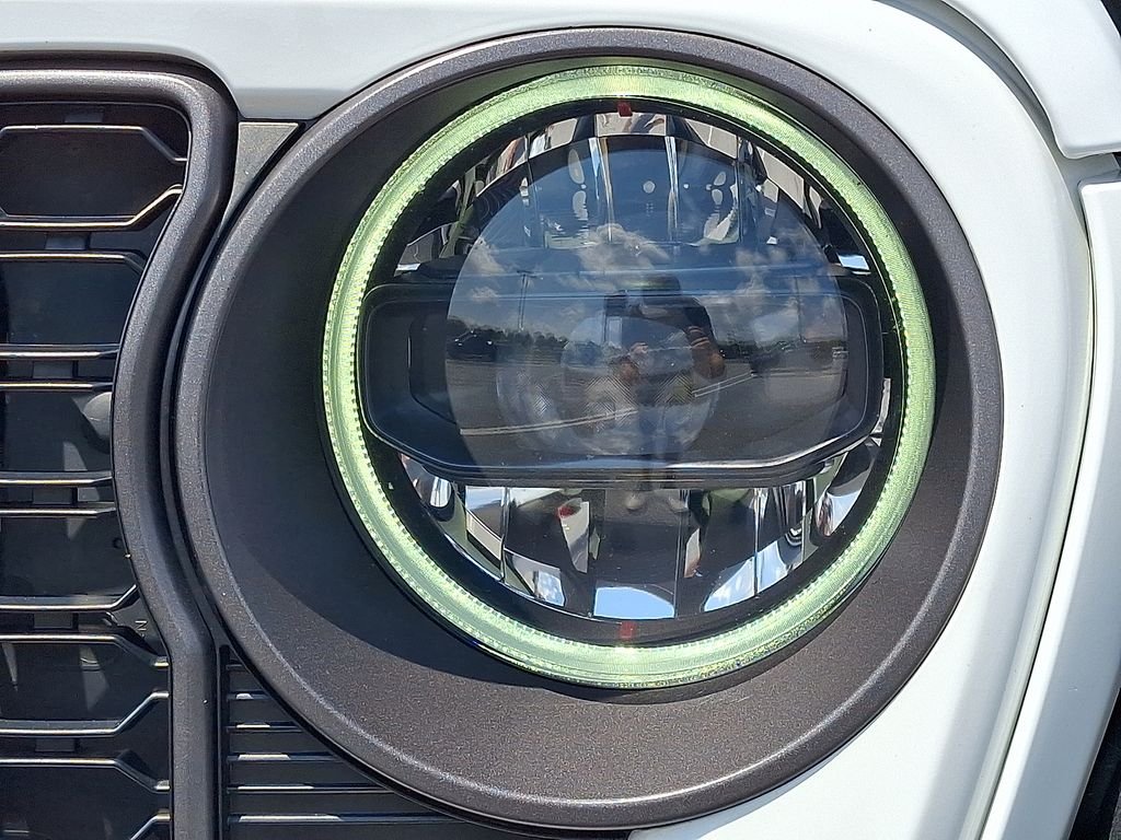 Used 2024 White Jeep Rubicon image 10