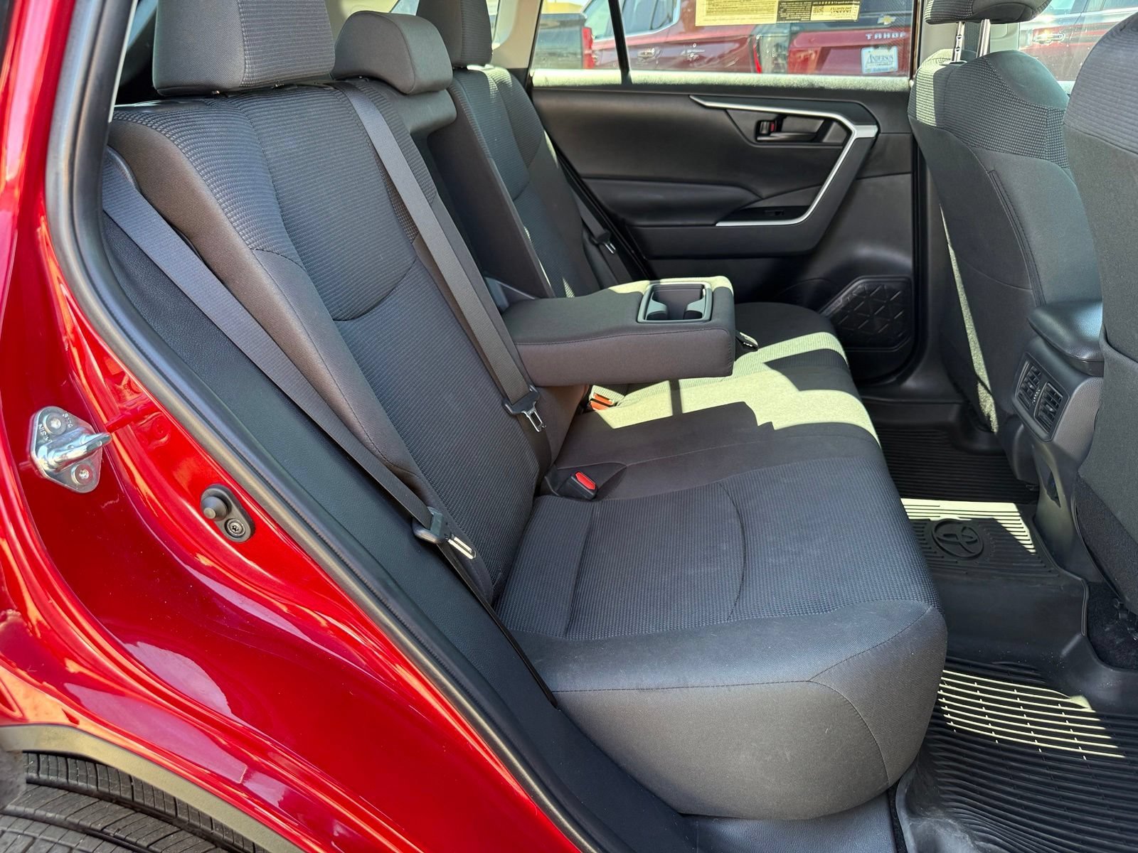 2025 Toyota RAV4 LE - Photo 35