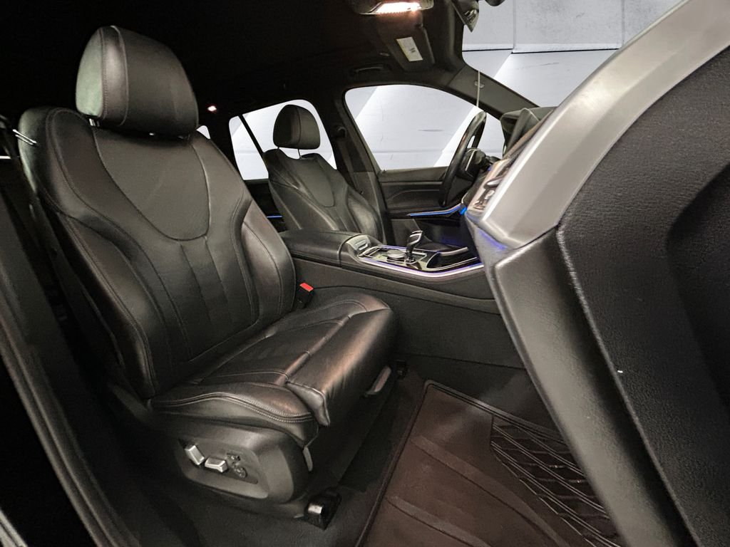 Used 2020 Black BMW sDrive40i image 14