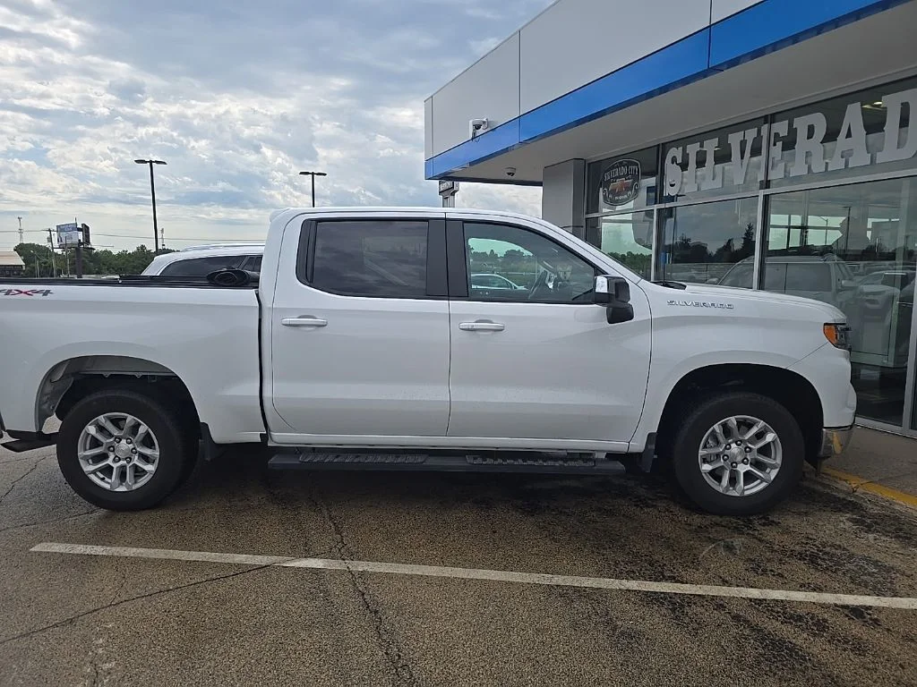 Used 2024 White Chevrolet LT image 4