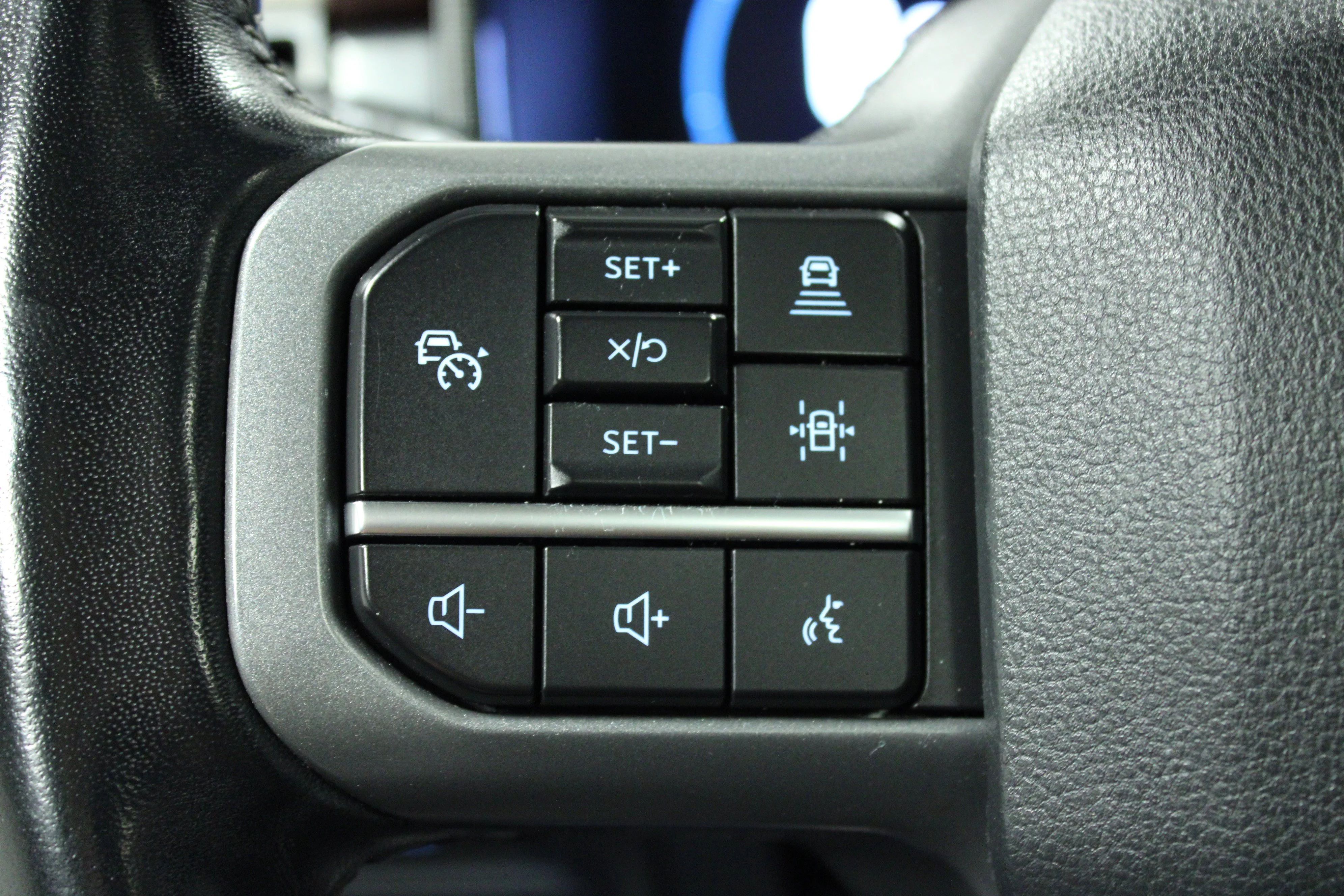 Used 2021 Carbonized Gray Metallic Ford LARIAT image 21