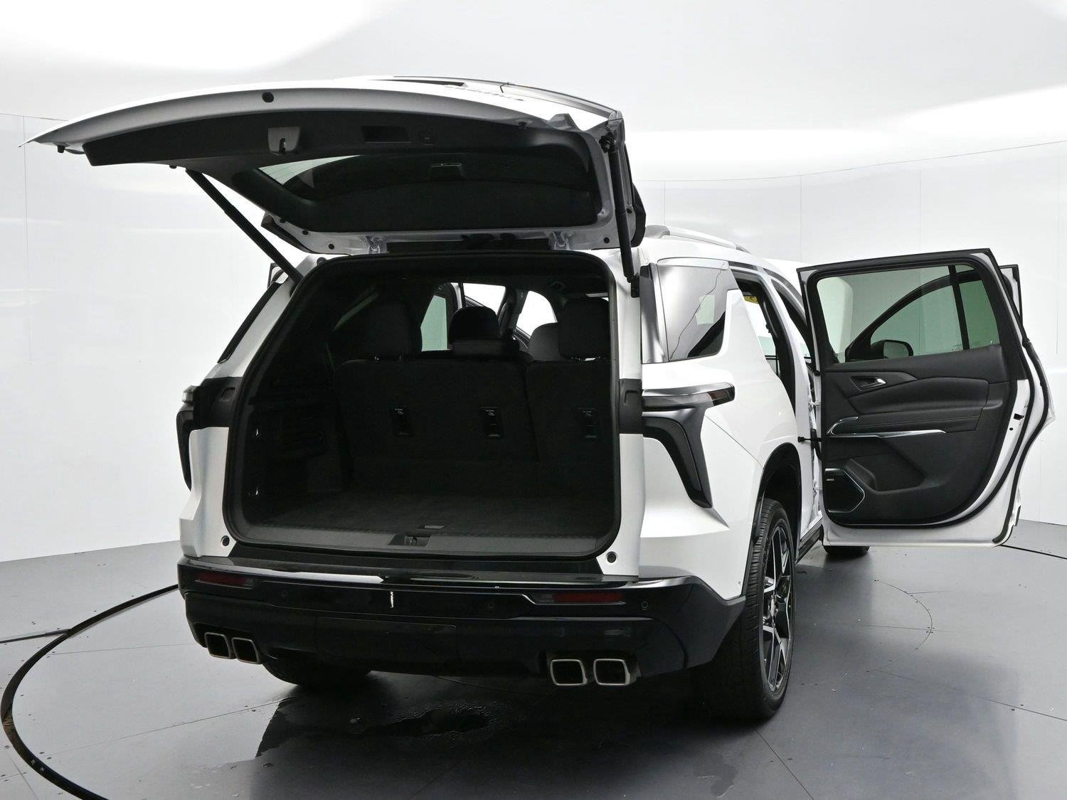 Used 2025 Iridescent Pearl Tricoat Chevrolet FWD High Country image 47