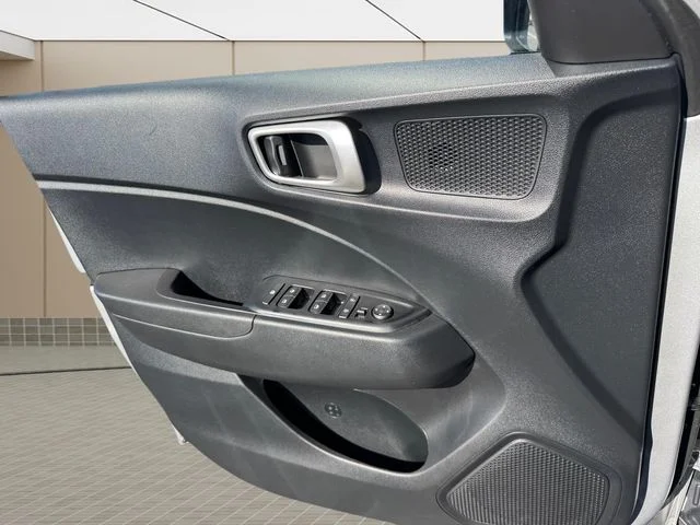 Used 2022 Silver Hyundai SEL image 23