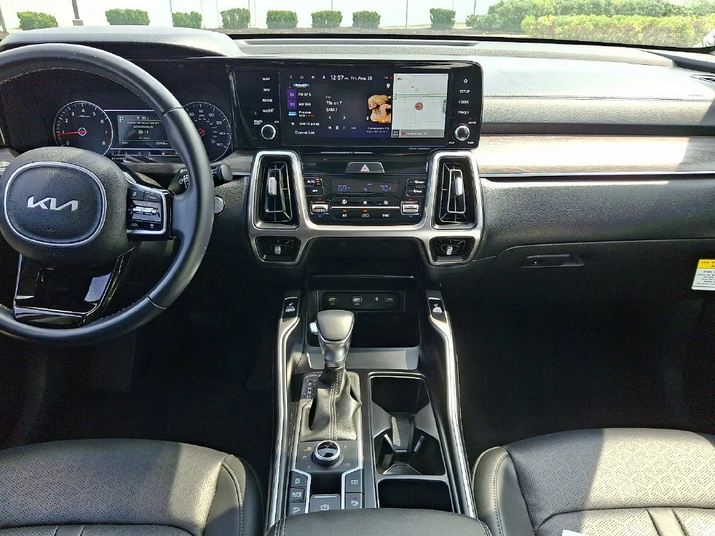 Used 2022 White Kia X-Line EX image 16