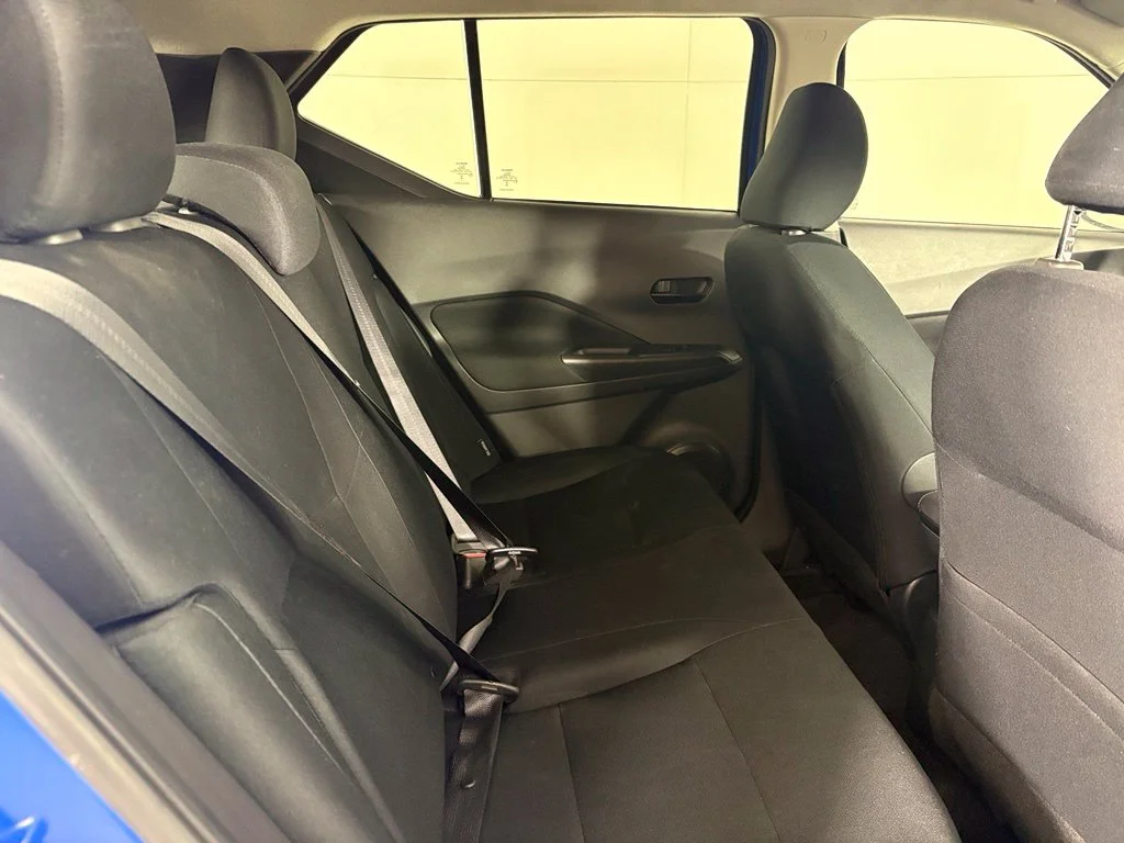 Used 2024 Blue Nissan S image 17