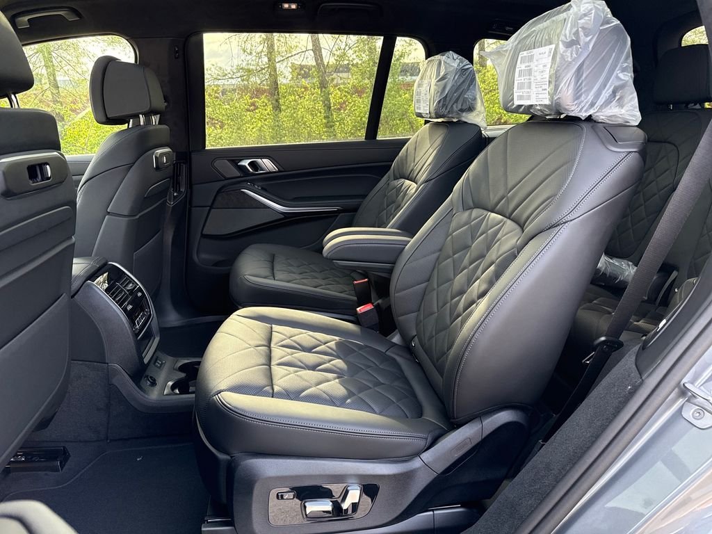 New 2026 Gray BMW xDrive40i image 23