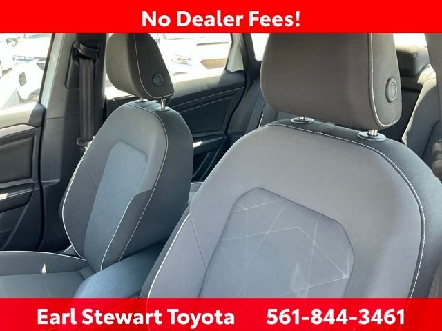 Used 2025 White Volkswagen 1.5T Sport image 15