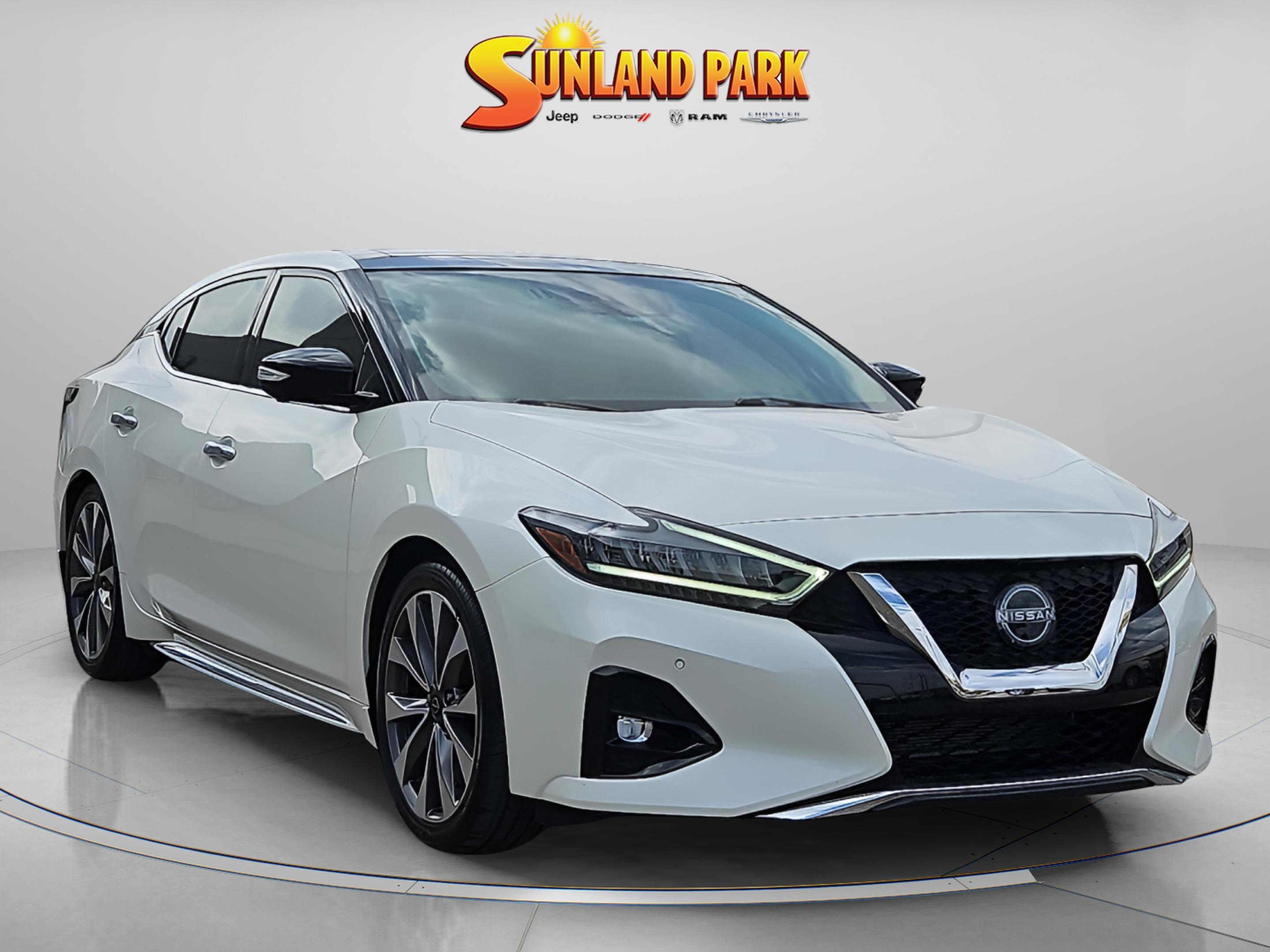 2023 Nissan Maxima Platinum's photo