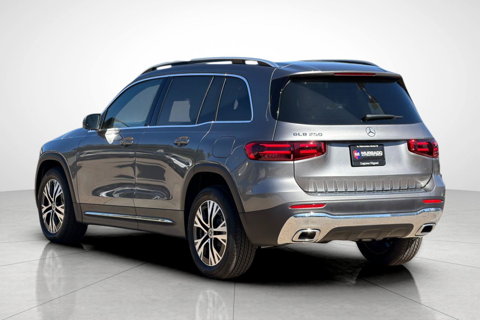 New 2026 Mountain Grey Metallic Mercedes-Benz GLB 250 image 12
