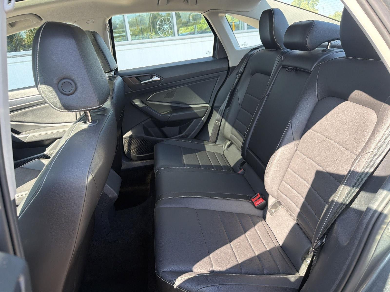 Used 2024 Pyrite Silver Metallic Volkswagen SE image 35