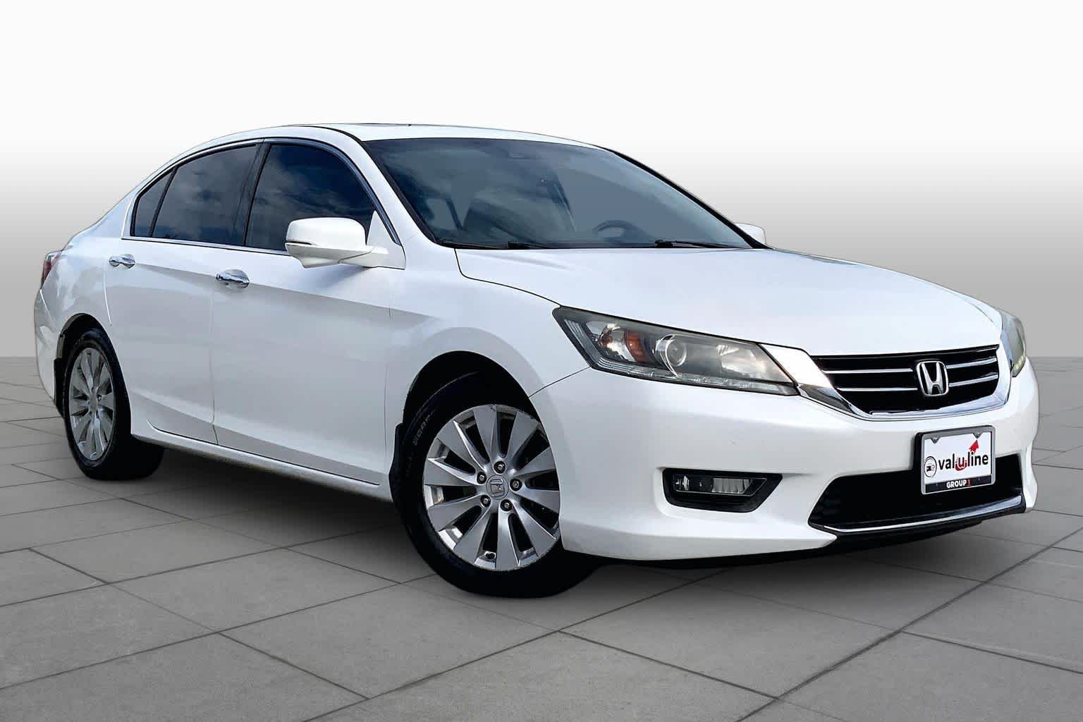Used 2015  Honda  image 3