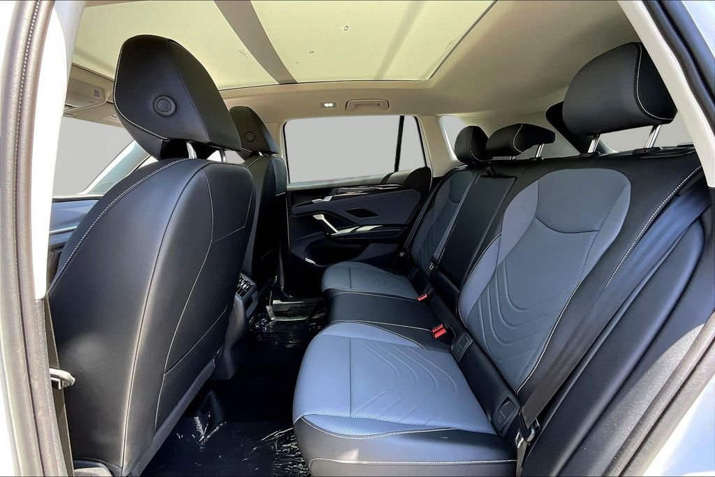 New 2026 White Volkswagen 2.0T SE image 22