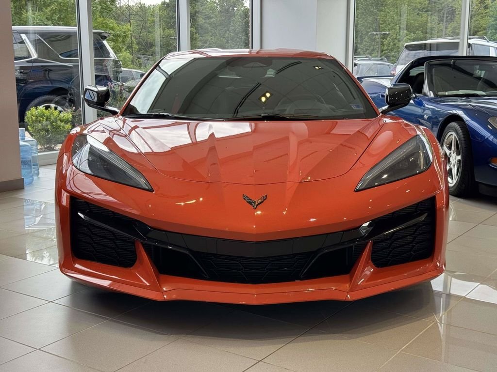 Used 2025 Orange Chevrolet Z06 image 25