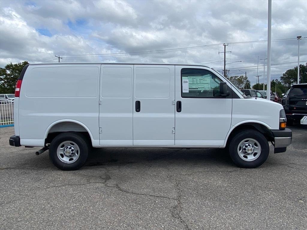 2025 Chevrolet Express Cargo Work Van - Photo 2