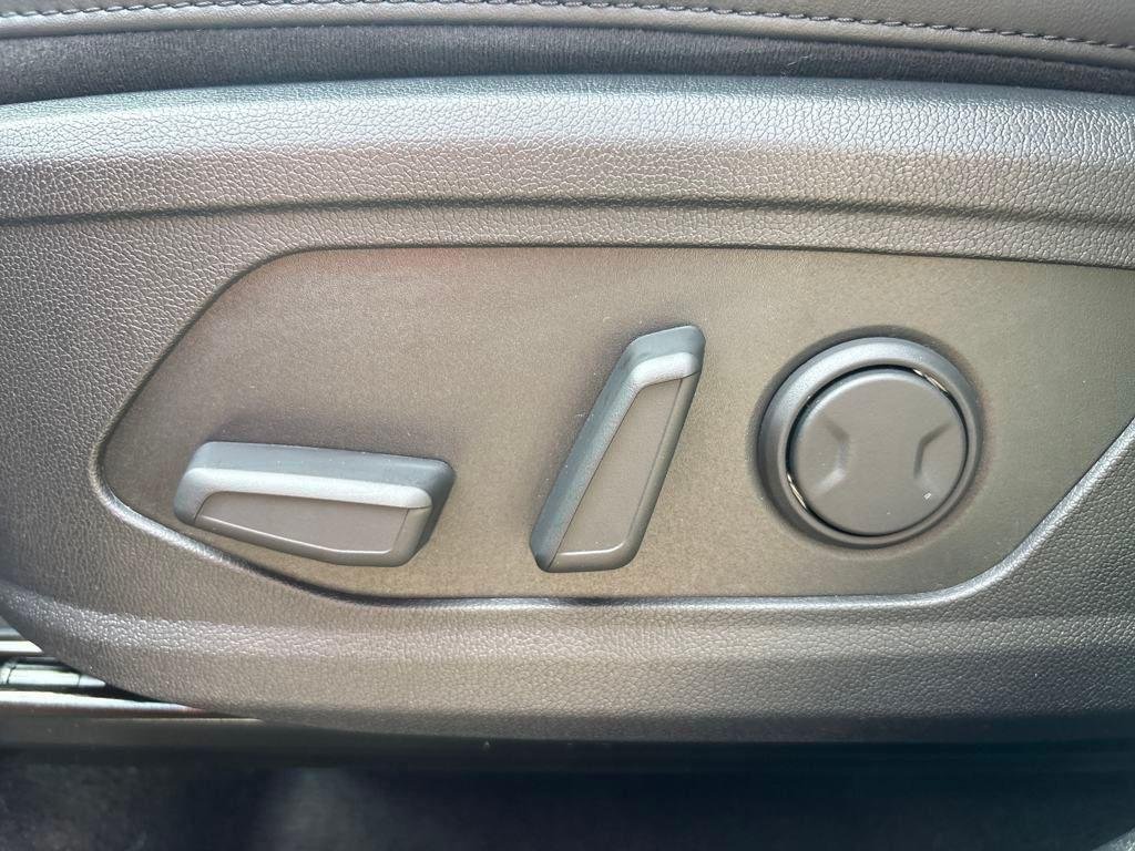 2025 Kia Sorento S - Photo 16