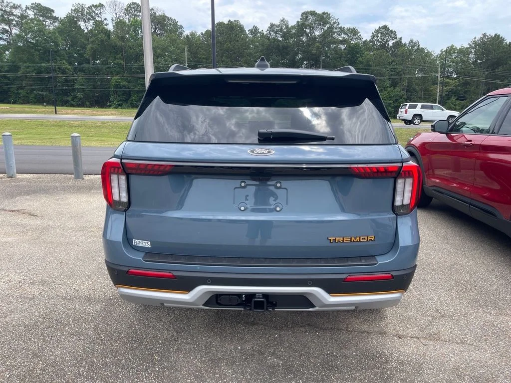 New 2026 Vapor Blue Metallic Ford Tremor® image 10