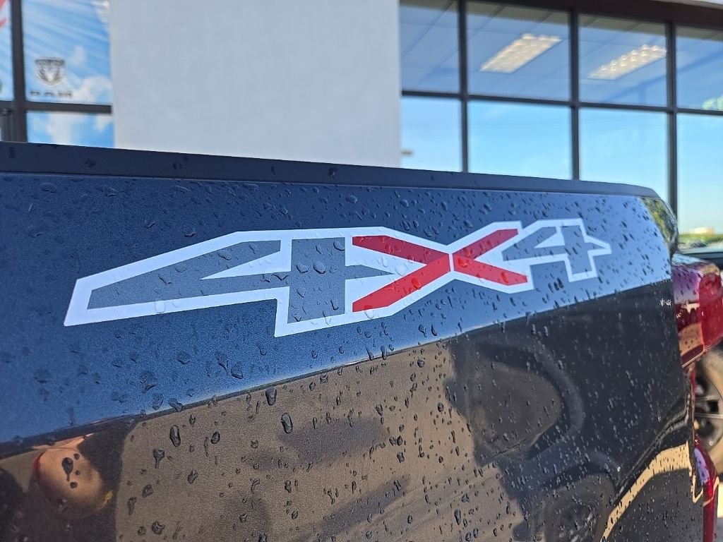 Used 2021 Gray Chevrolet Custom image 18
