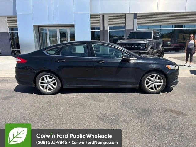 Used 2016 Black Ford SE image 8