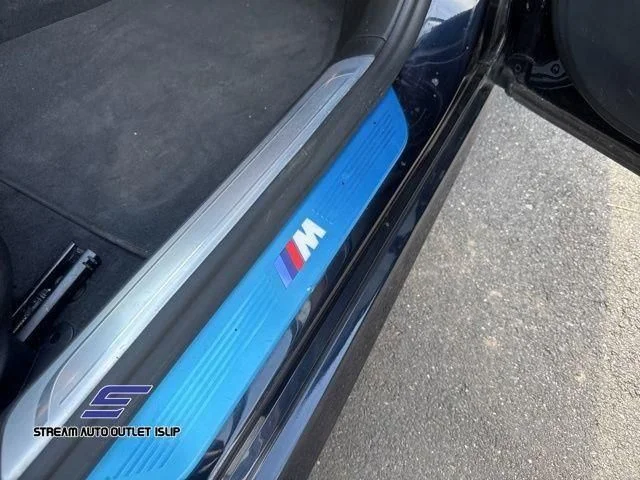 Used 2022 Black BMW 750i xDrive image 19