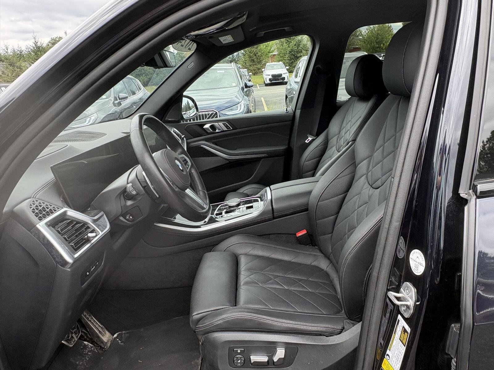 Used 2024 Carbon Black Metallic BMW xDrive40i image 9