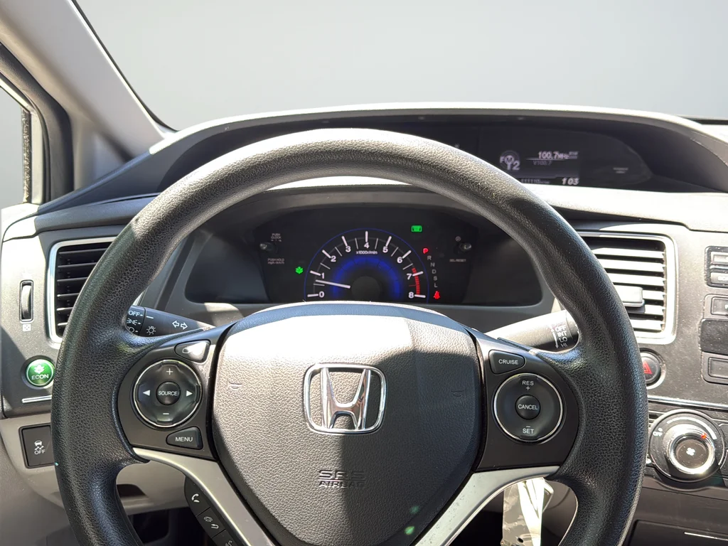 Used 2015  Honda LX image 25