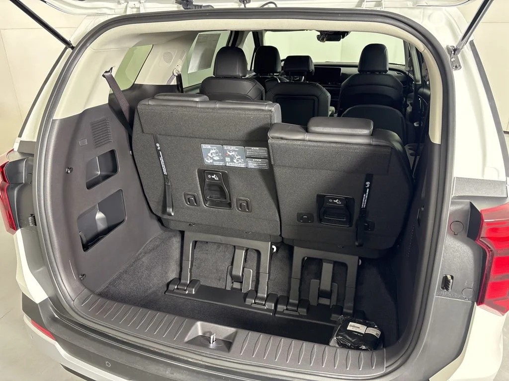 New 2026 White Kia LXS image 20