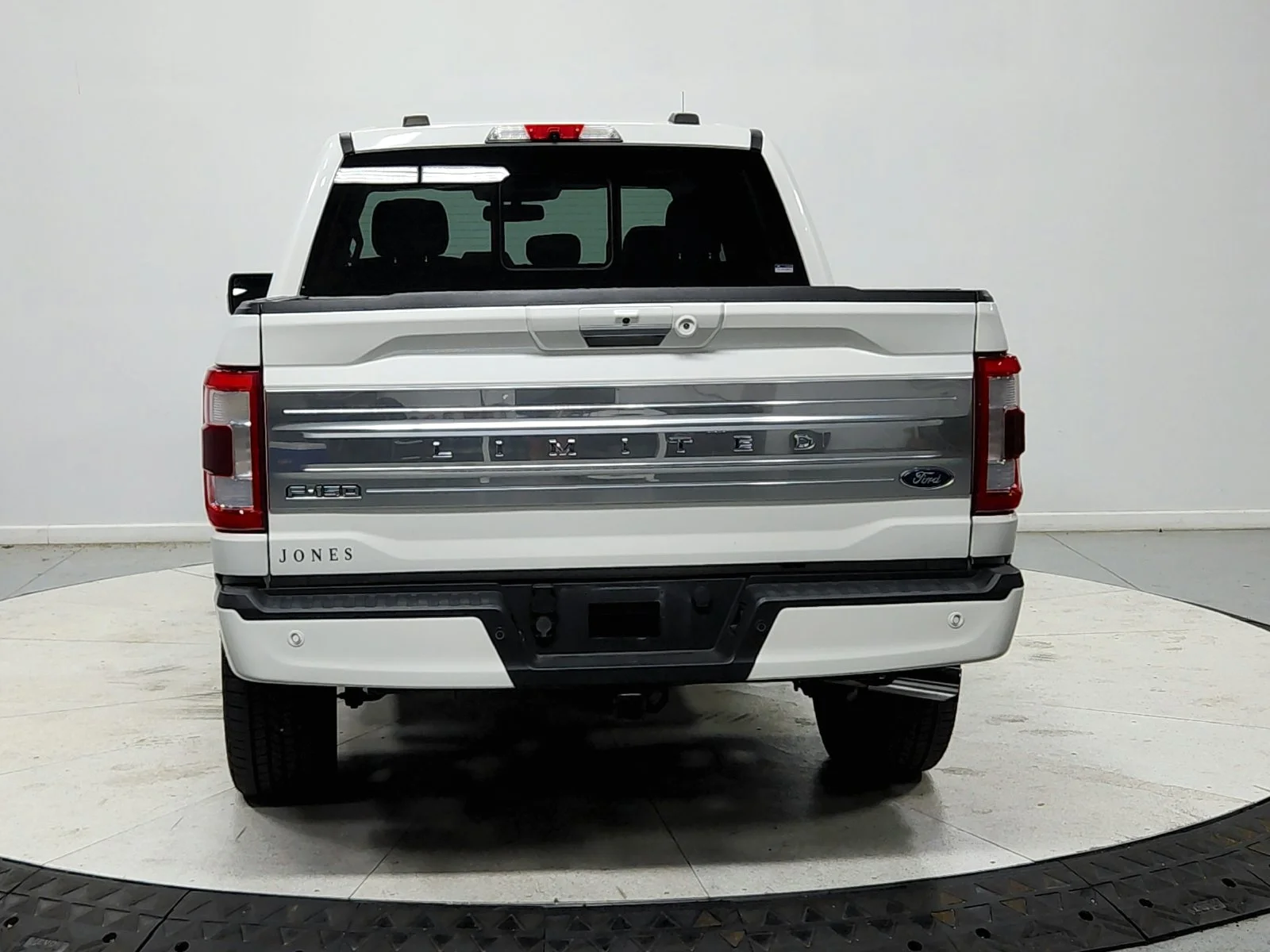 Used 2021 White Ford Limited image 7