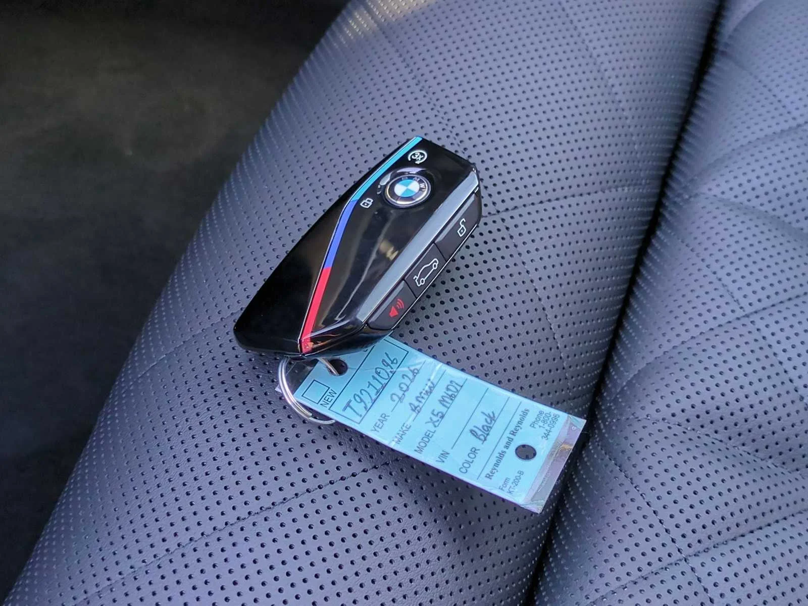 New 2026 Black Sapphire Metallic BMW M60i image 36