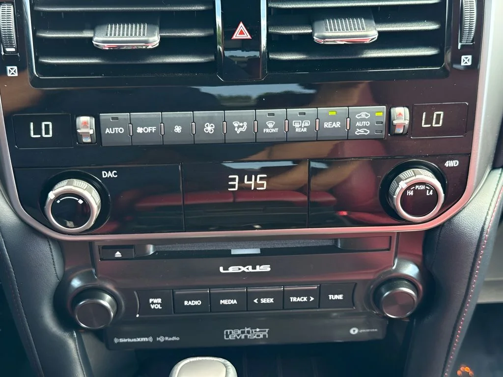 Used 2022 Black Lexus 460 image 11