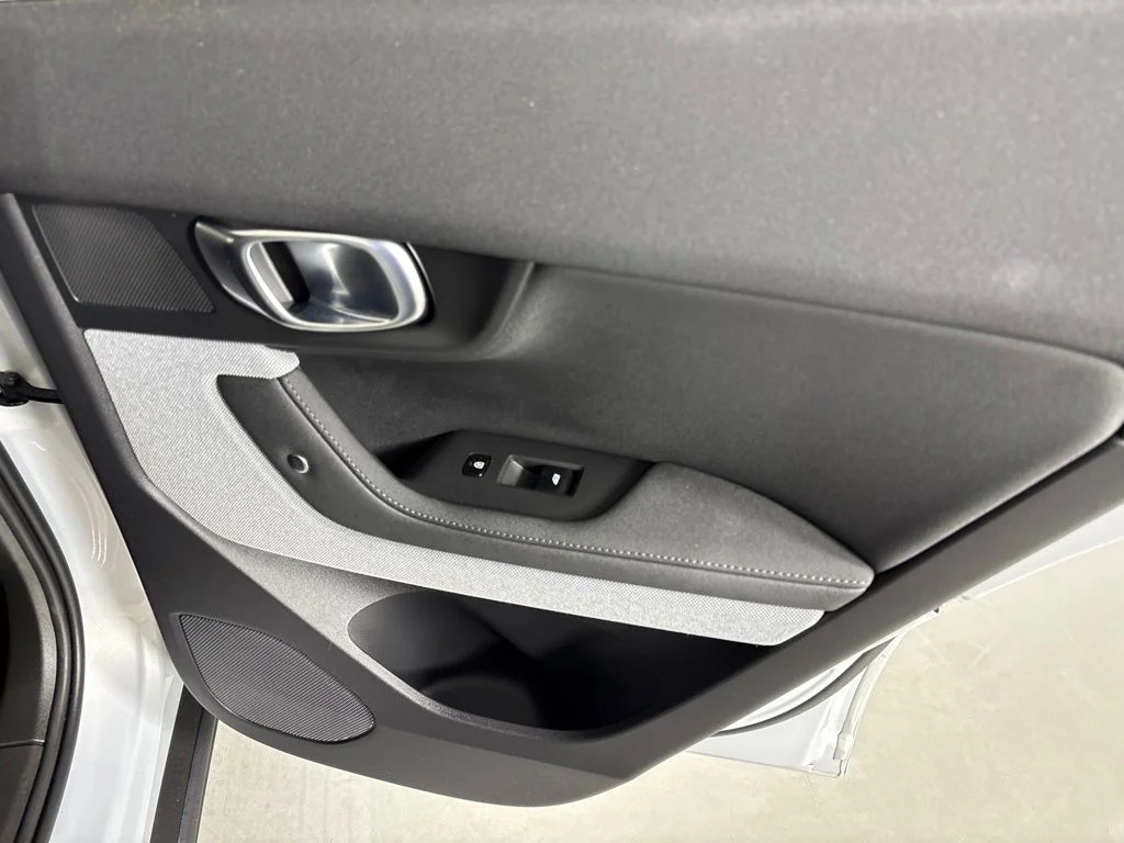 Used 2023 White Polestar Long Range Dual Motor Performance image 19