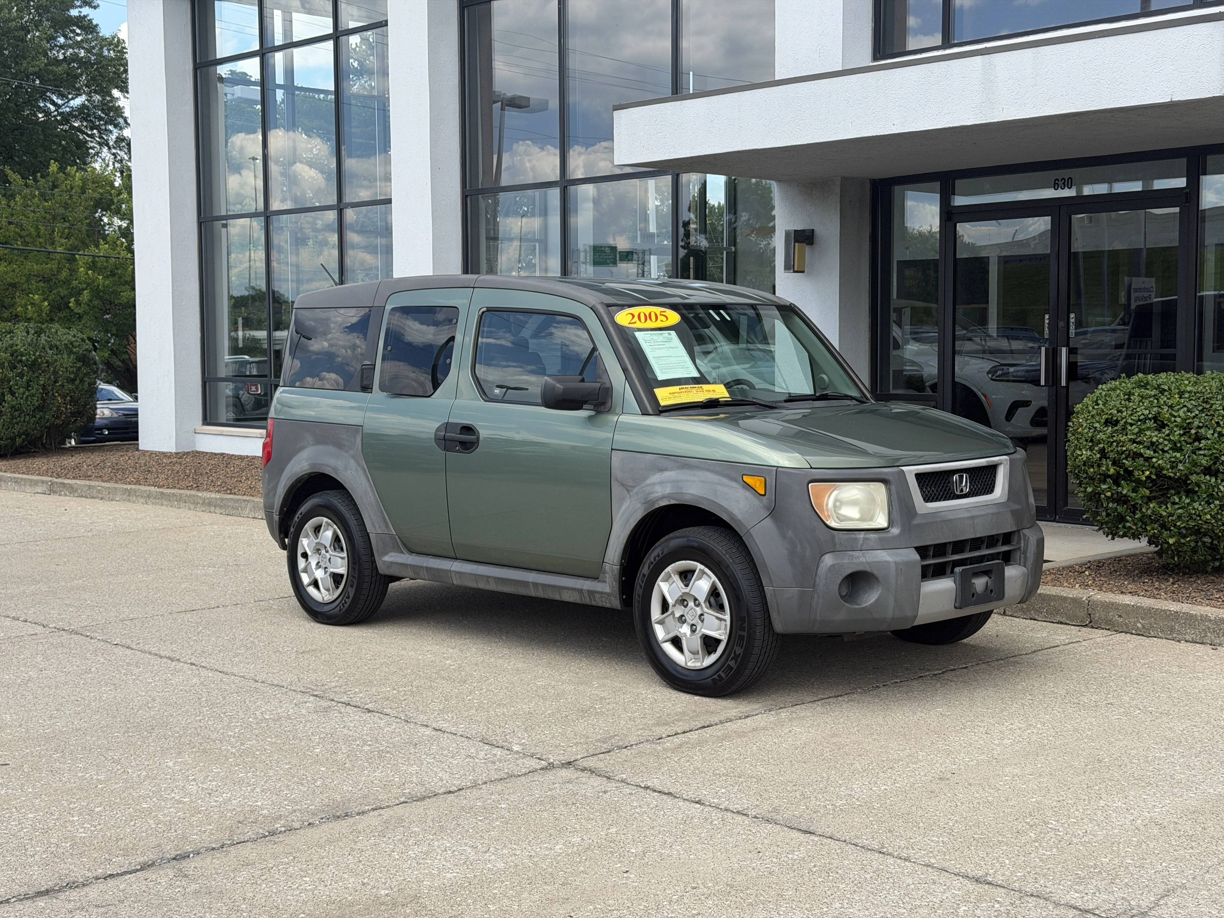 Used 2005 Honda Element LX with VIN 5J6YH283X5L032735 for sale in Jeffersonville, IN