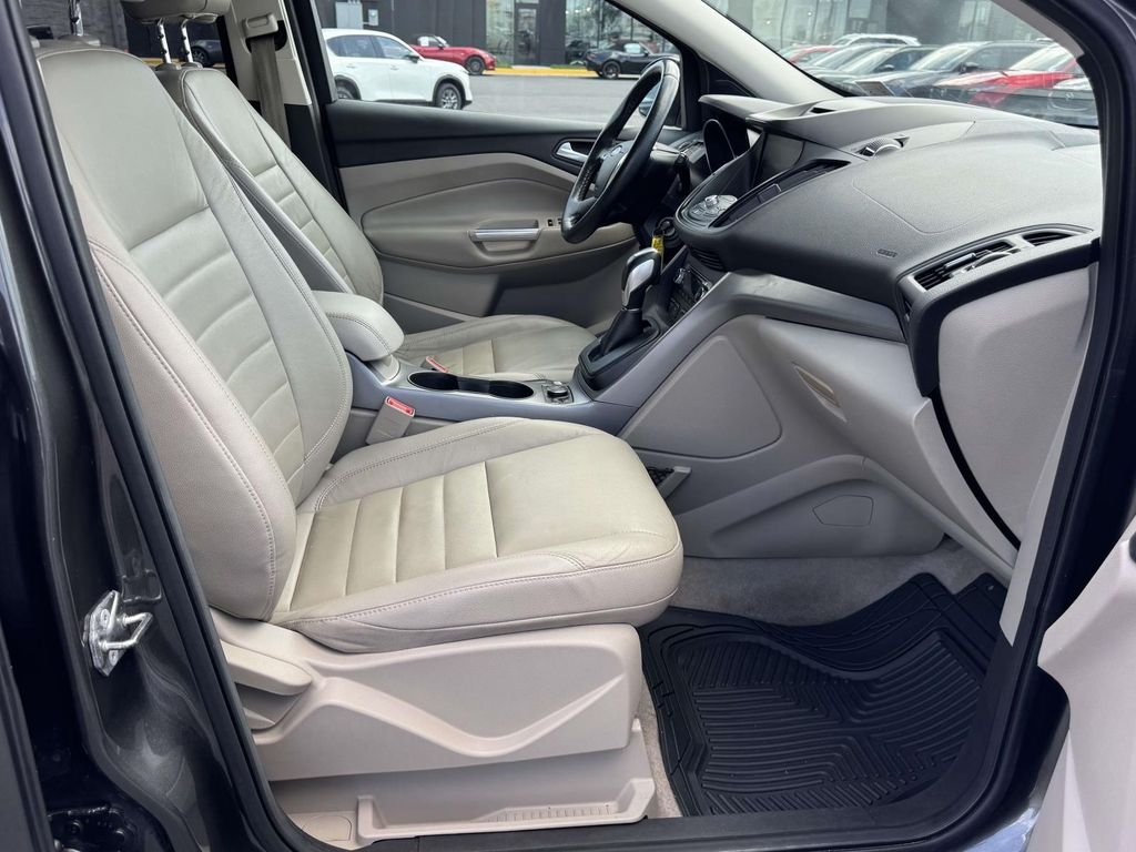 Used 2015 Gray Ford SE image 16