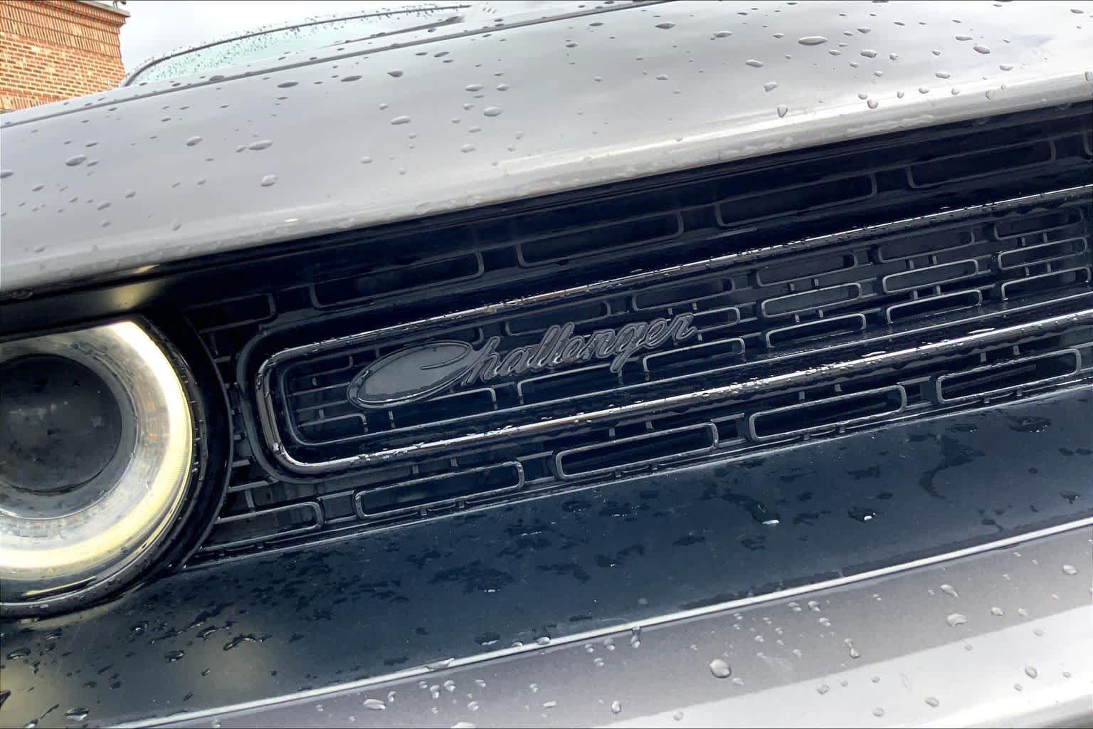 Used 2021 Granite Pearlcoat Dodge SXT image 8