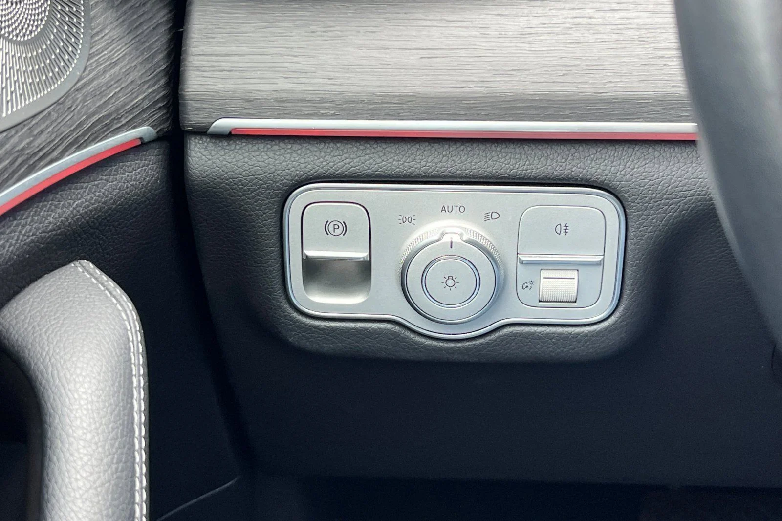 Used 2025 White Mercedes-Benz GLS 450 image 34