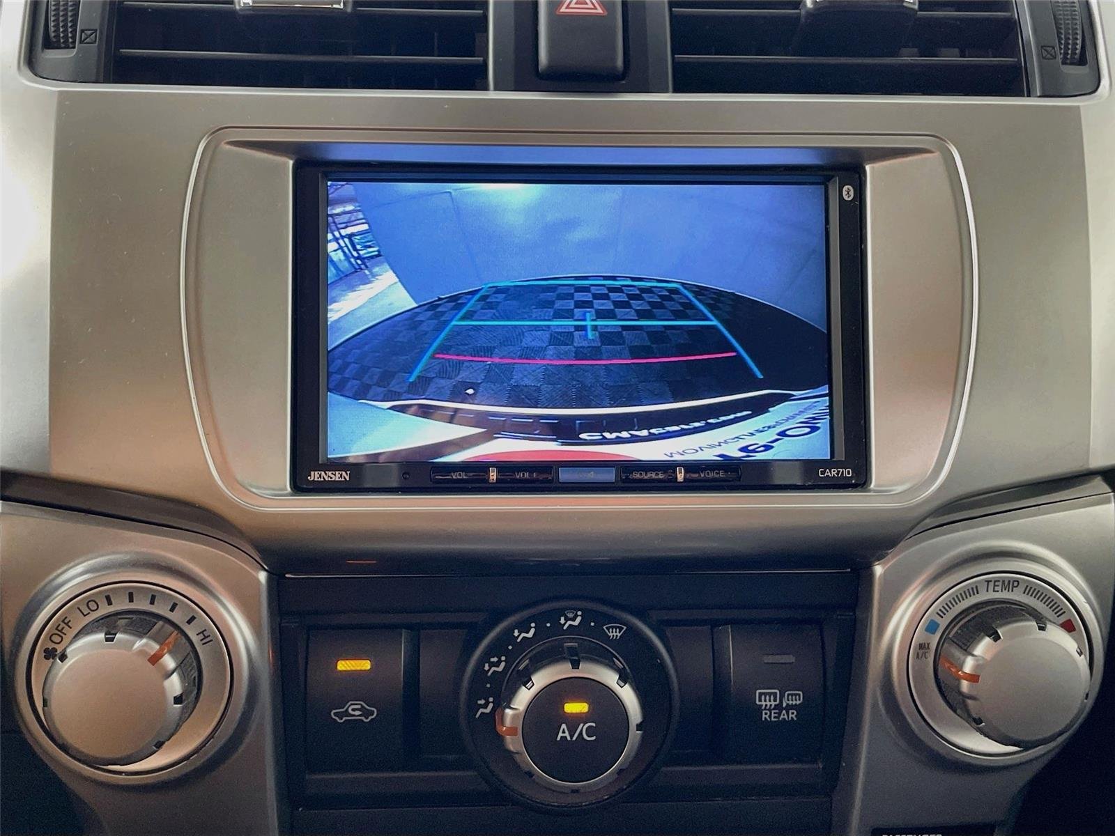 Used 2018 Super White Toyota SR5 image 16