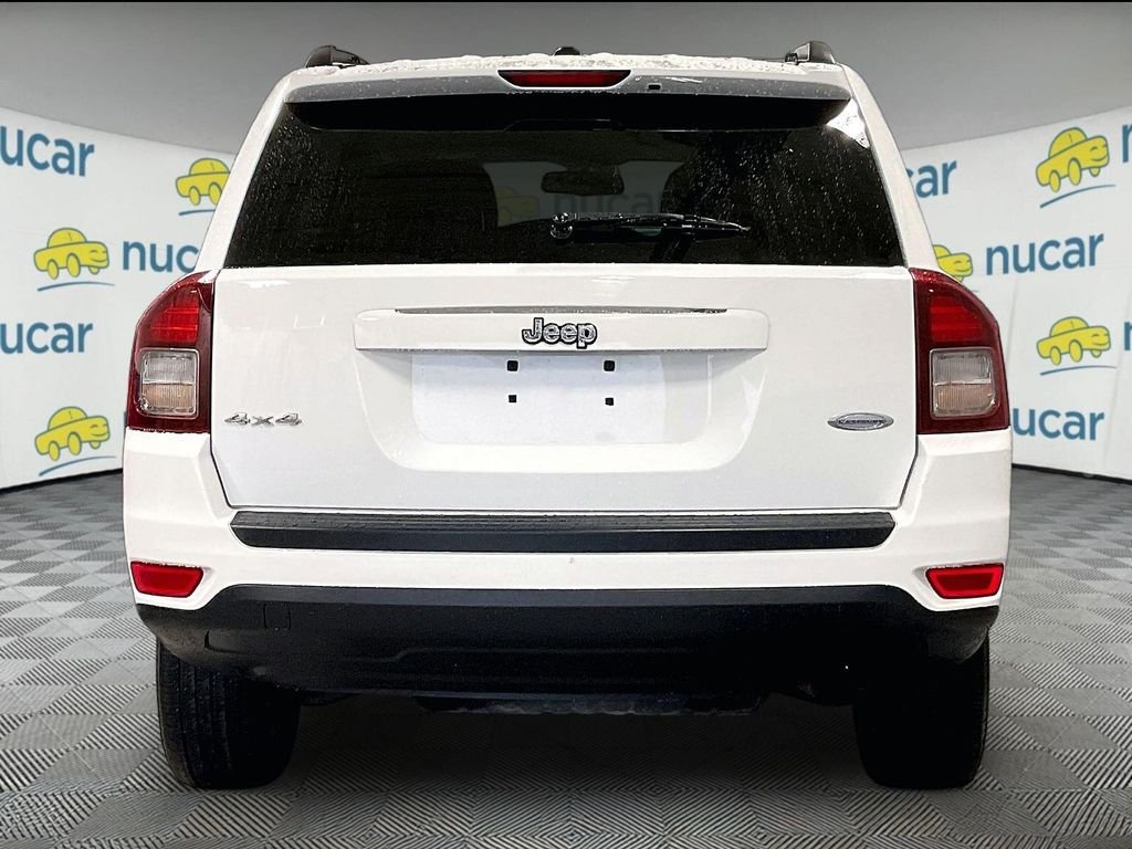 Used 2017 White Jeep Latitude image 4