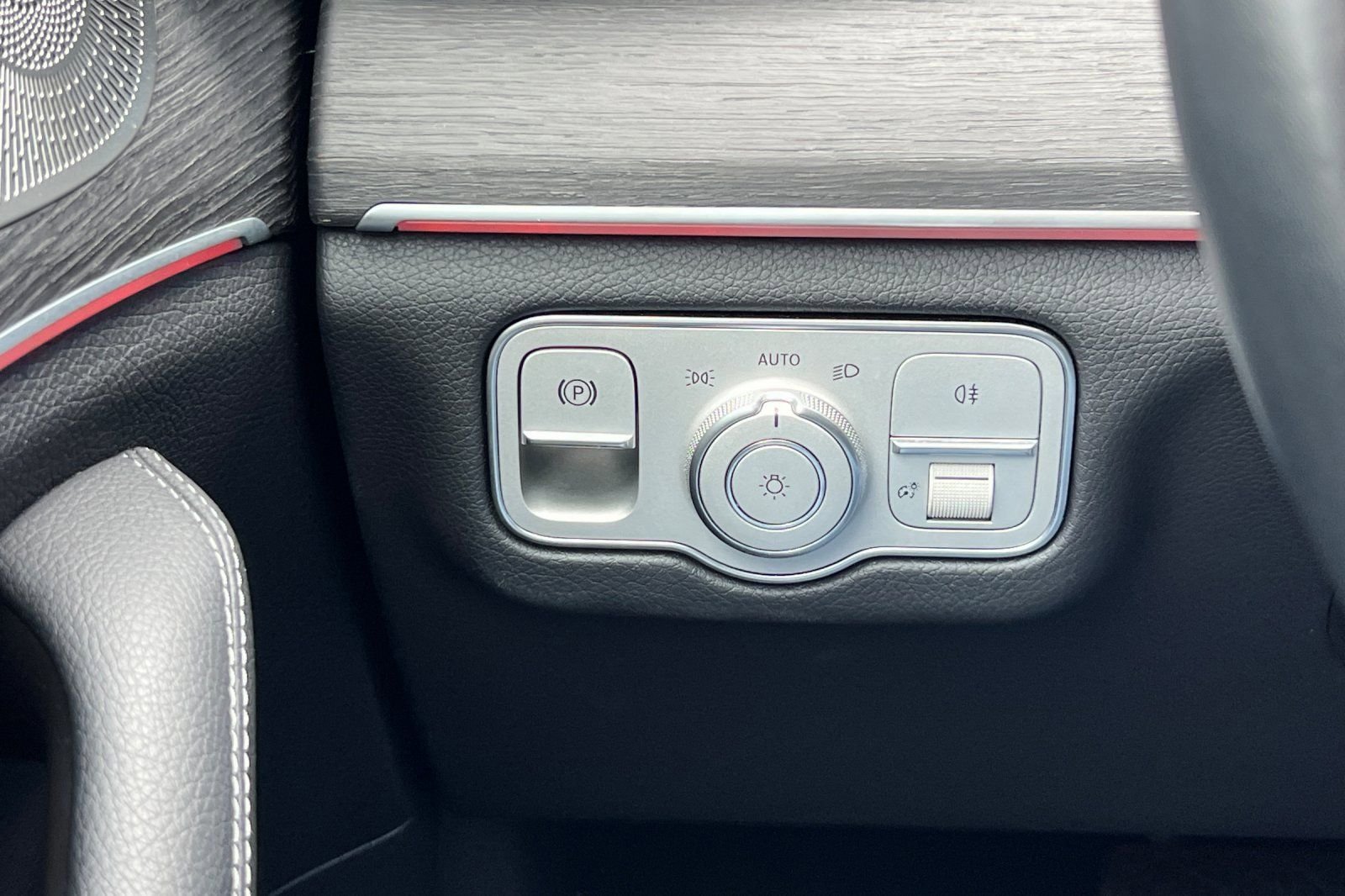 Used 2025 Polar White Mercedes-Benz 450 image 34
