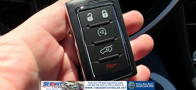 New 2026 Bright White Clear-Coat Exterior Paint Jeep Altitude image 42