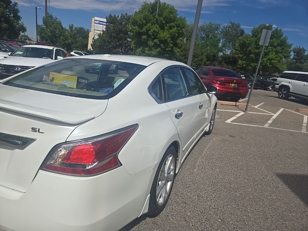 Used 2015 White Nissan 2.5 SL image 3