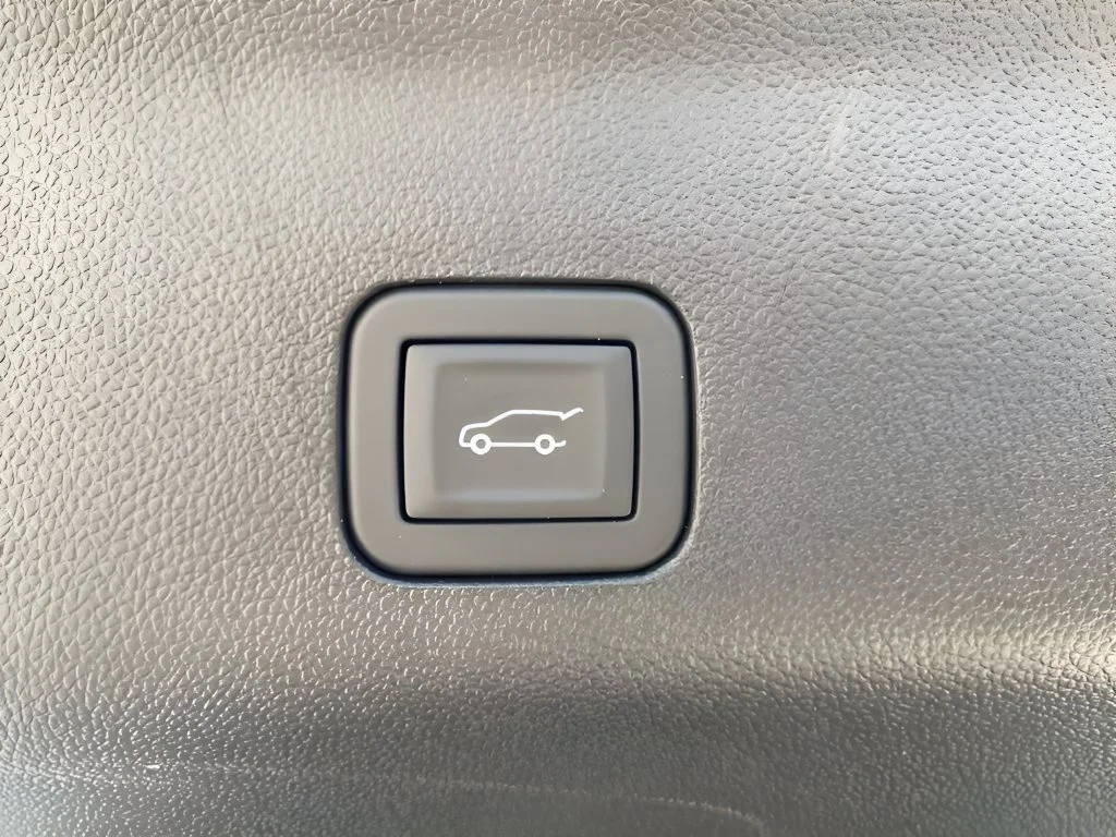 New 2026 Glacier White Tricoat GMC Denali Ultimate image 22